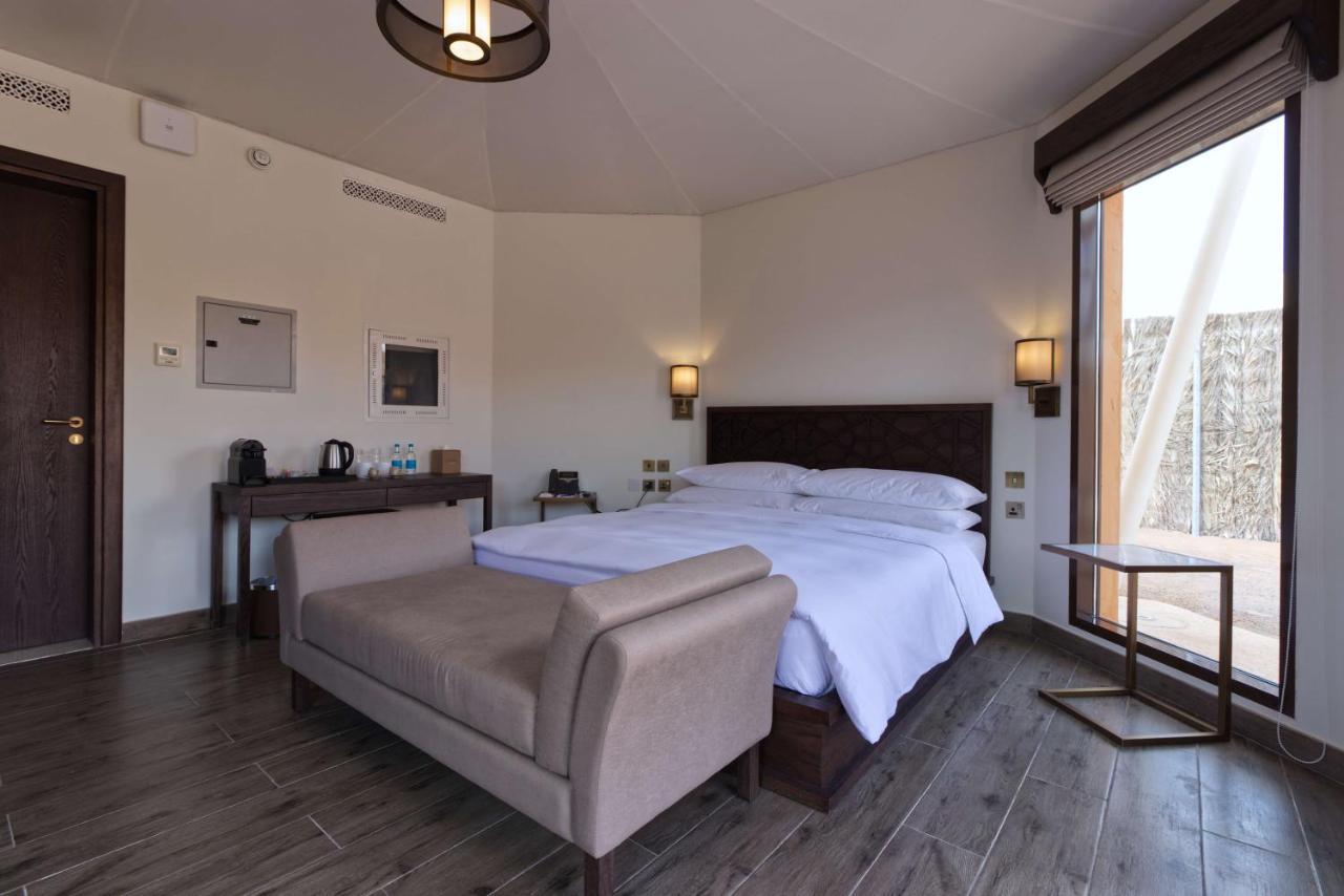Mysk Al Badayer Retreat Hotel Margham Eksteriør billede A bedroom at the resort