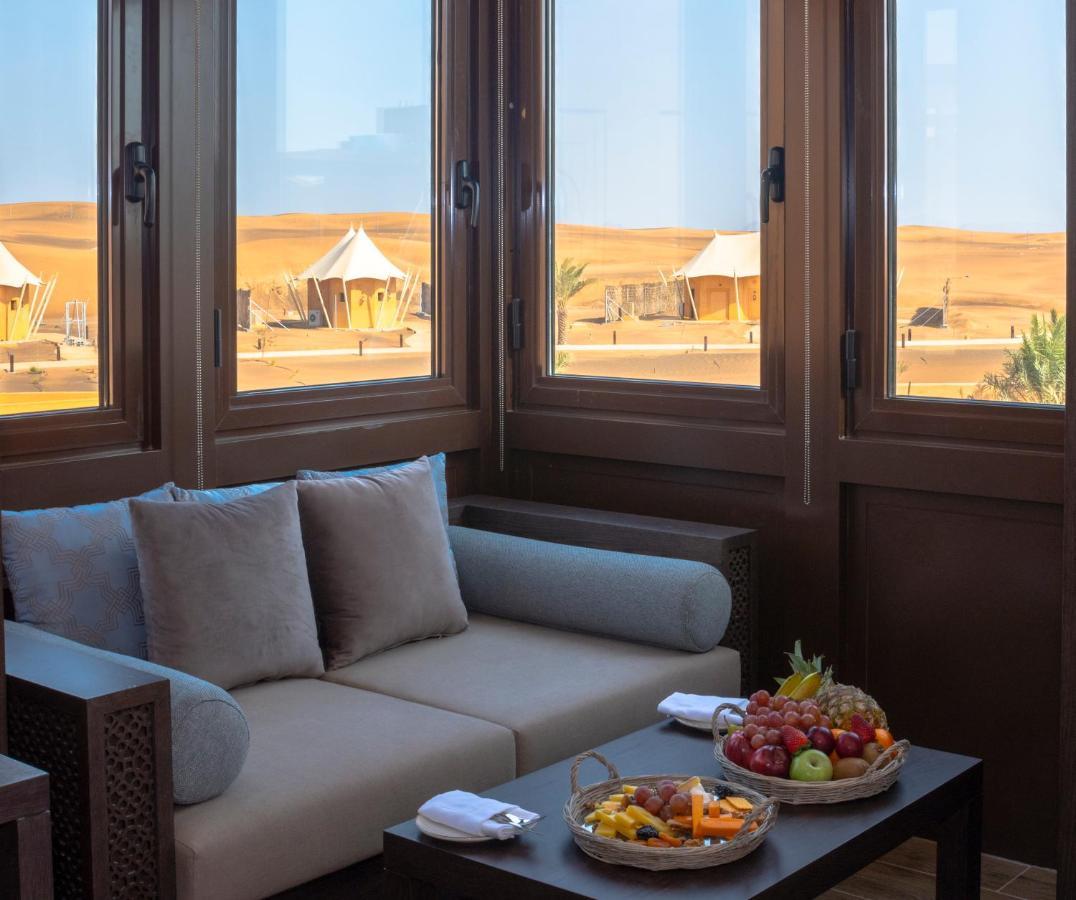 Mysk Al Badayer Retreat Hotel Margham Eksteriør billede A view from a suite at the resort