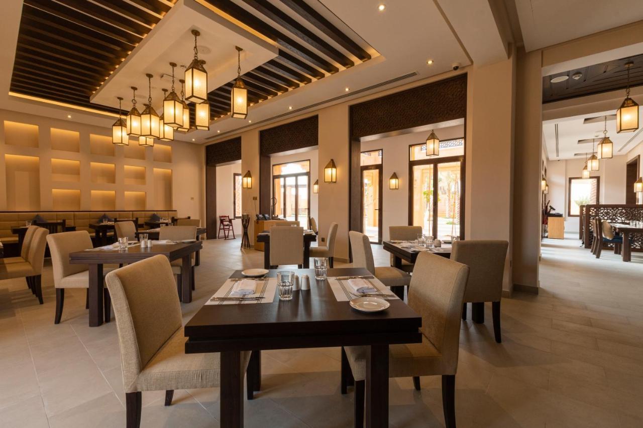 Mysk Al Badayer Retreat Hotel Margham Eksteriør billede The restaurant at the Ritz-Carlton, Bahrain